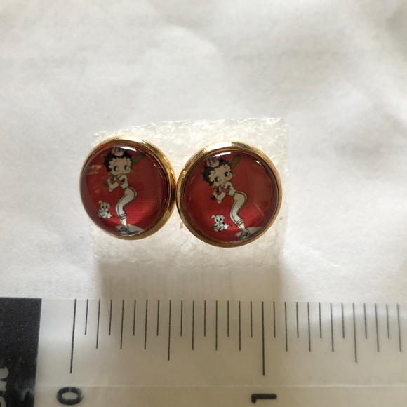New, Betty Boop uniform series stud earrings - Picture 7 of 8